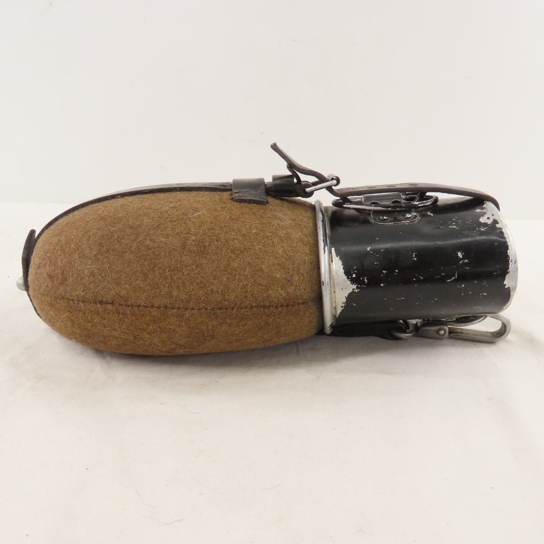 WWII German M31 Canteen with cup - 4