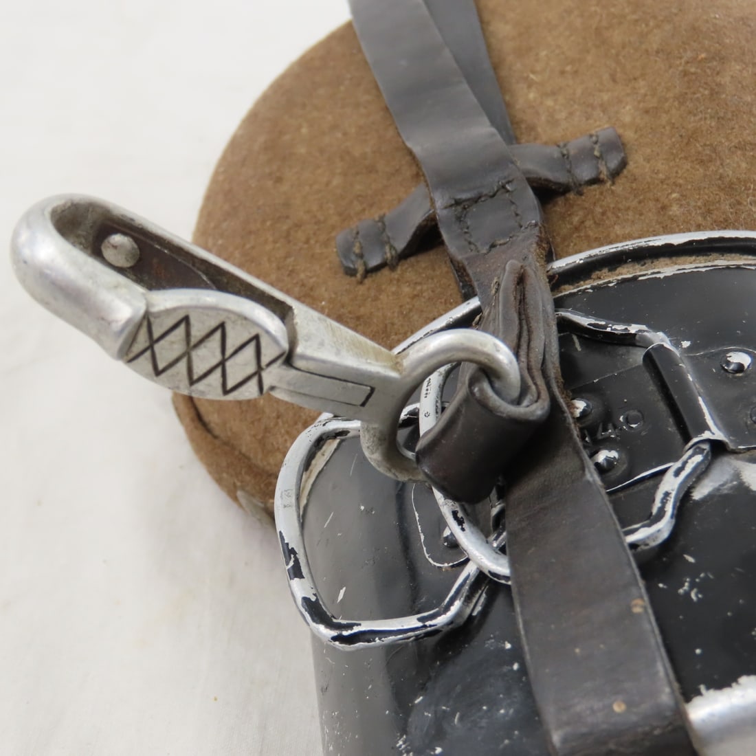 WWII German M31 Canteen with cup - 11