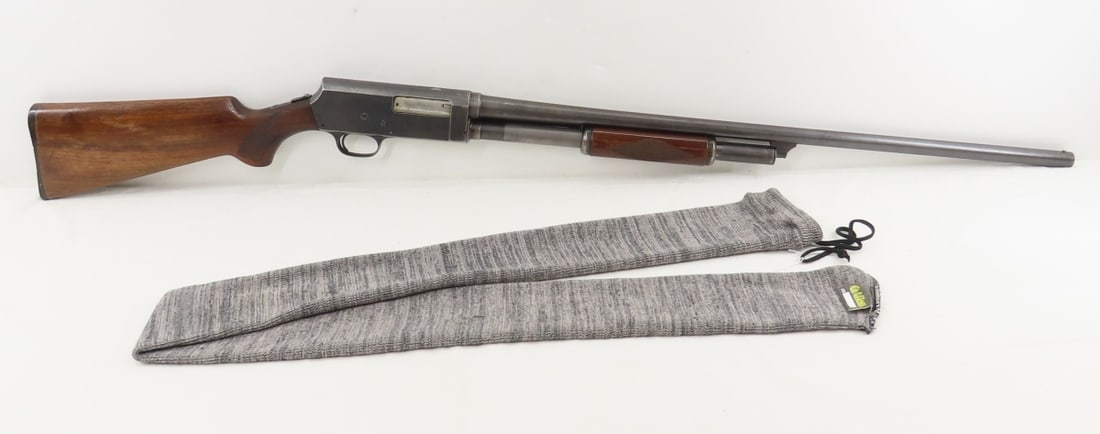 Wards Western Field 30-SB562A 20 GA Shotgun: Wards Western Field 30-SB562A 20 GA Shotgun - SN# 23451, store branded Stevens Model 520A, hammerless pump action, 28" proof tested barrel with bead sight, 2 3/4" chamber, checkered wood forearm and p