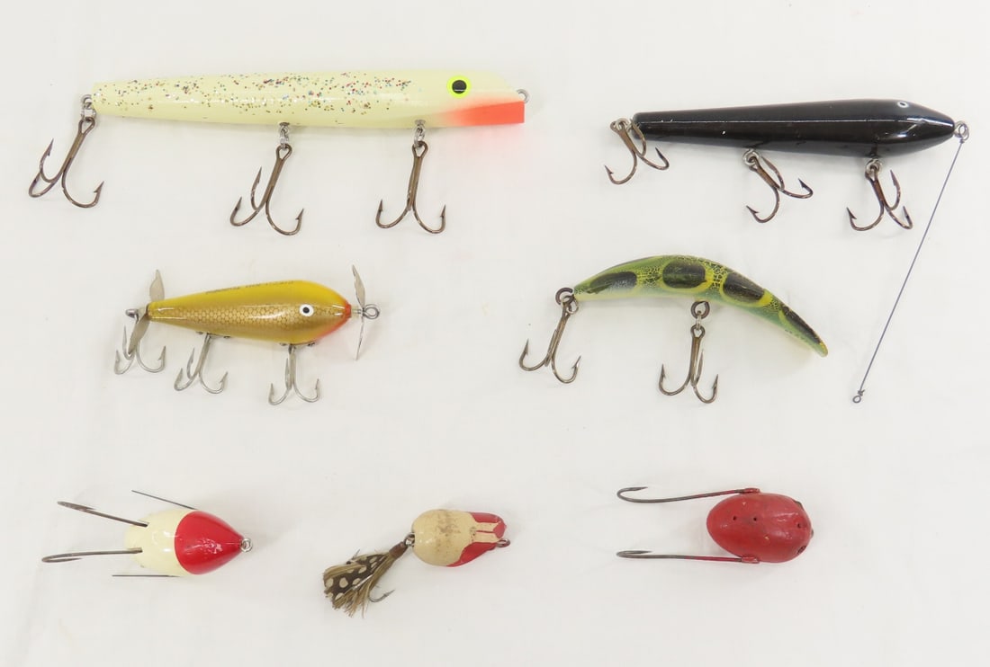 Teddy Bait, Cisco Kid, Big Stick, Muskie Lure: Teddy Bait, Cisco Kid, Big Stick, Muskie Lure - 3 smaller handmade lures. LOT SIZE 10x6x6" 3 LBS All information and photos, which are part of the description) are intended to be as accurate as