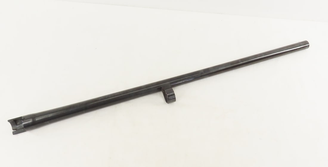 Remington 12GA Barrel for 2 3/4" shells: Remington 12GA Barrel for 2 3/4" shells - 27 1/8" barrel. LOT SIZE: 28xx3x2" 5 LBS All information and photos, which are part of the description) are intended to be as accurate as possible, but