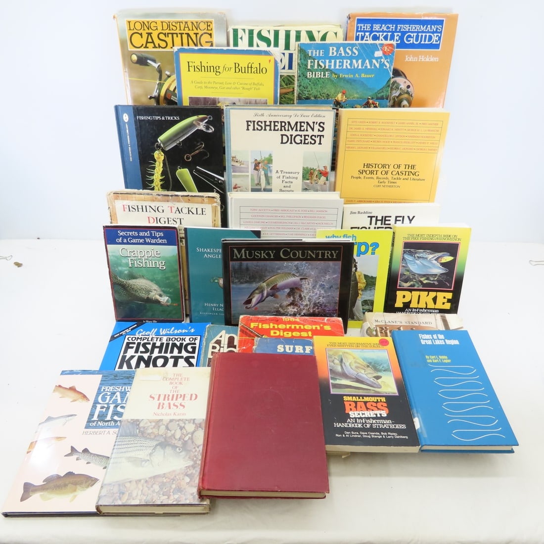 25+ Fishing History & How-To Books, Bible & More: 25+ Fishing History & How-To Books, Bible & More - Great Lakes Fishing, Beach Fisherman's Tackle Guide, Fishing For Buffalo, History of the Sport of Casting, Fisherman's Digest, Angler's Bible, Bass