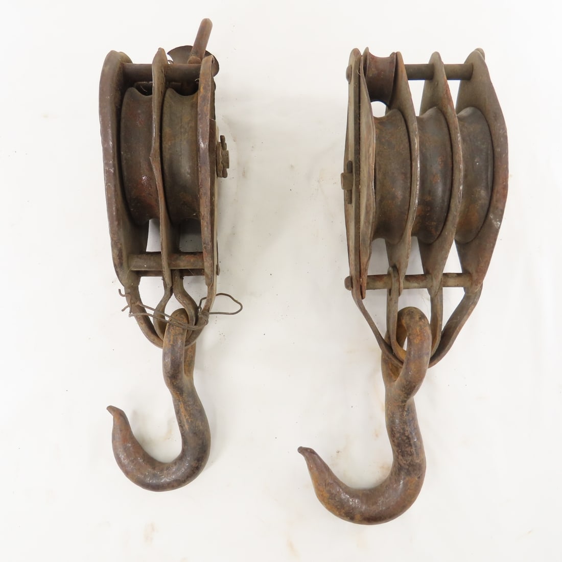 Antique Cast Iron Bathtub Feet set of 4 & more - 4