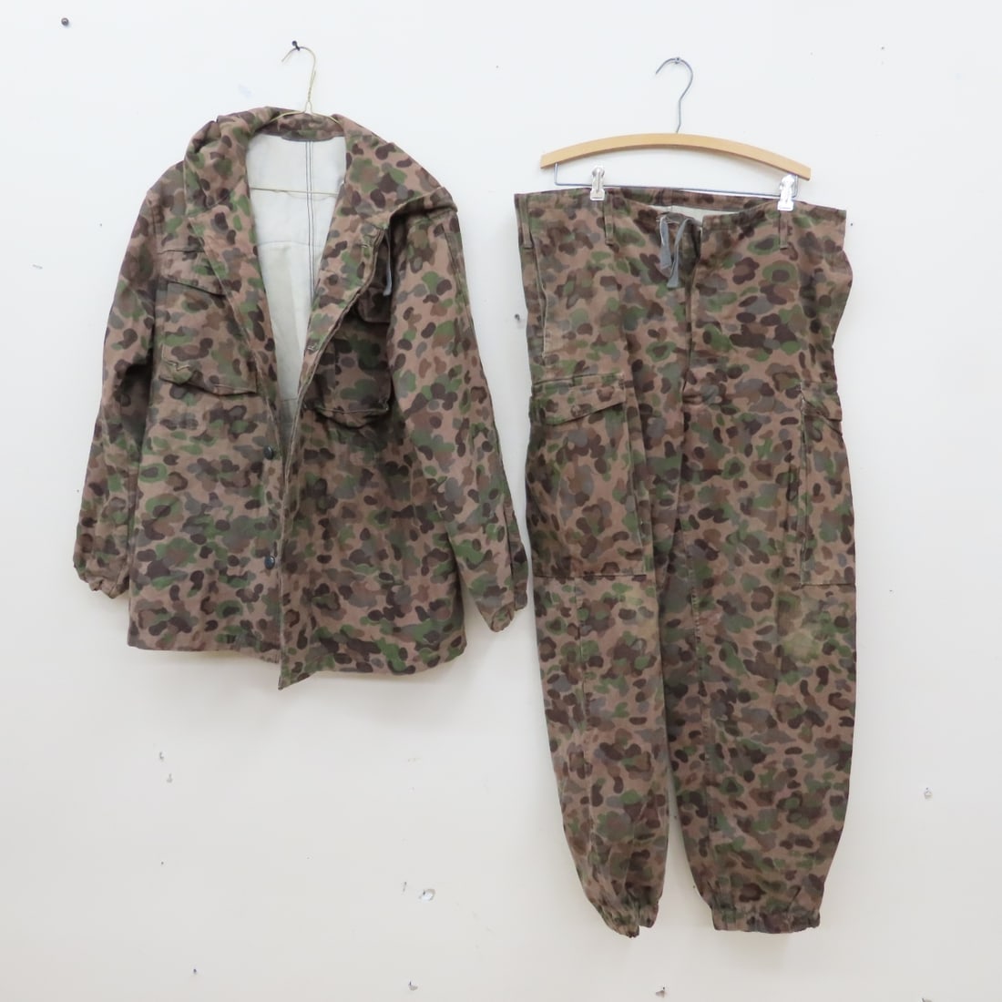 1960's Austrian Pea Dot Jacket & Pants: 1960's Austrian Pea Dot Jacket & Pants - hooded jacket 96/100, drawstring pants 68. LOT SIZE: 14x11x5" 4 LBS All information and photos, which are part of the description) are intended to be as