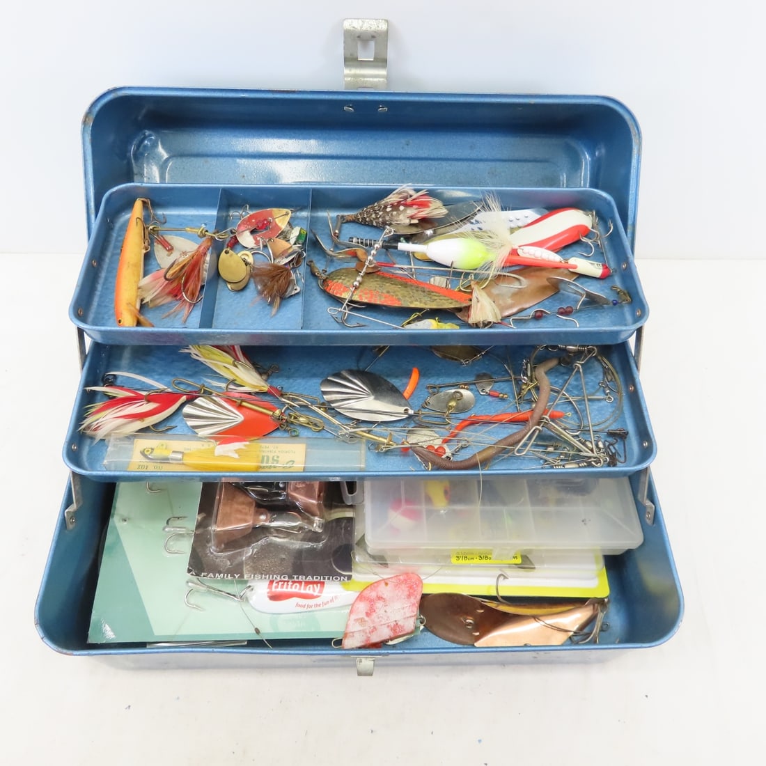 4 Vintage Metal & Plastic Tackle Boxes & Lures - 3