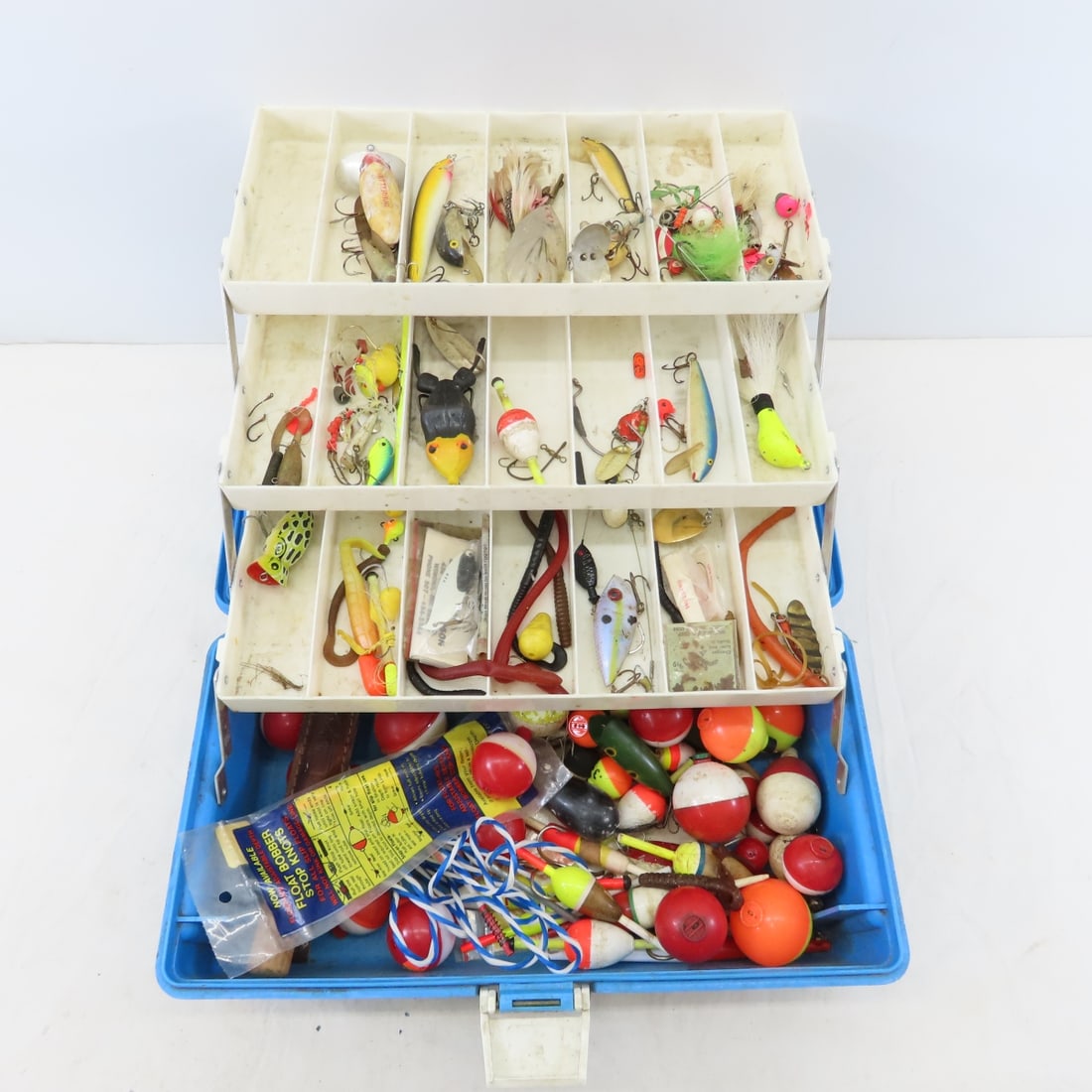 4 Vintage Metal & Plastic Tackle Boxes & Lures - 7