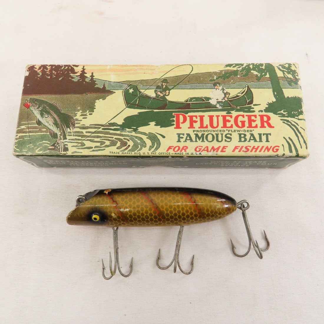 3 Heddon & 3 Pflueger Lures w/Boxes in Tackle Box - 3