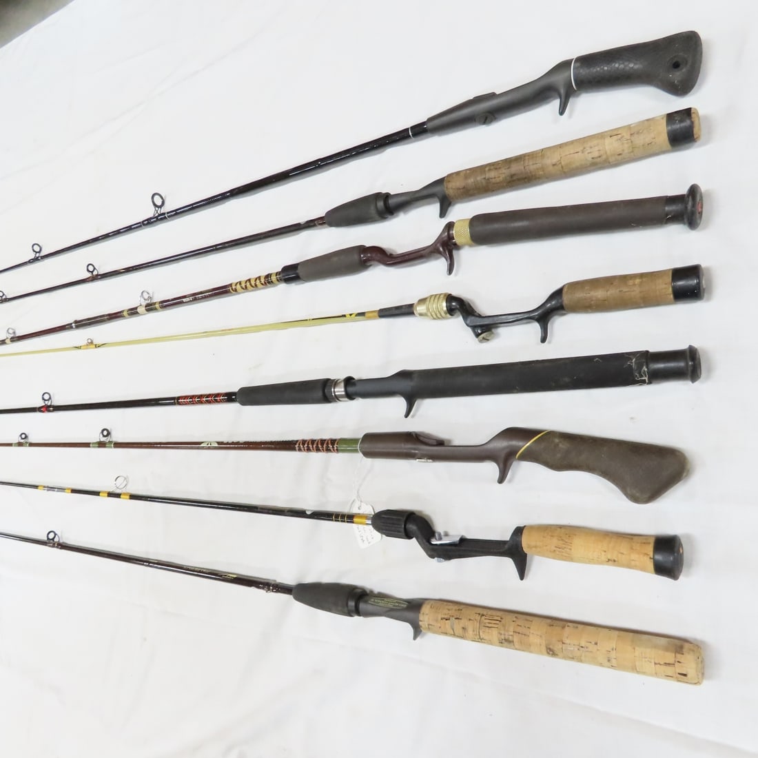 8 Fiberglass Casting Rods Garcia, Fenwick & Other - 2
