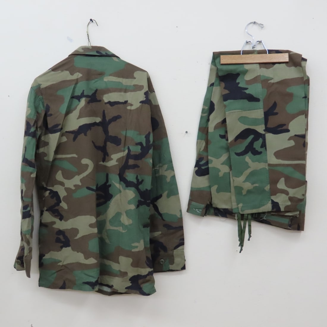 6 US Army Woodland Camo Field Coats, Trousers M - 12