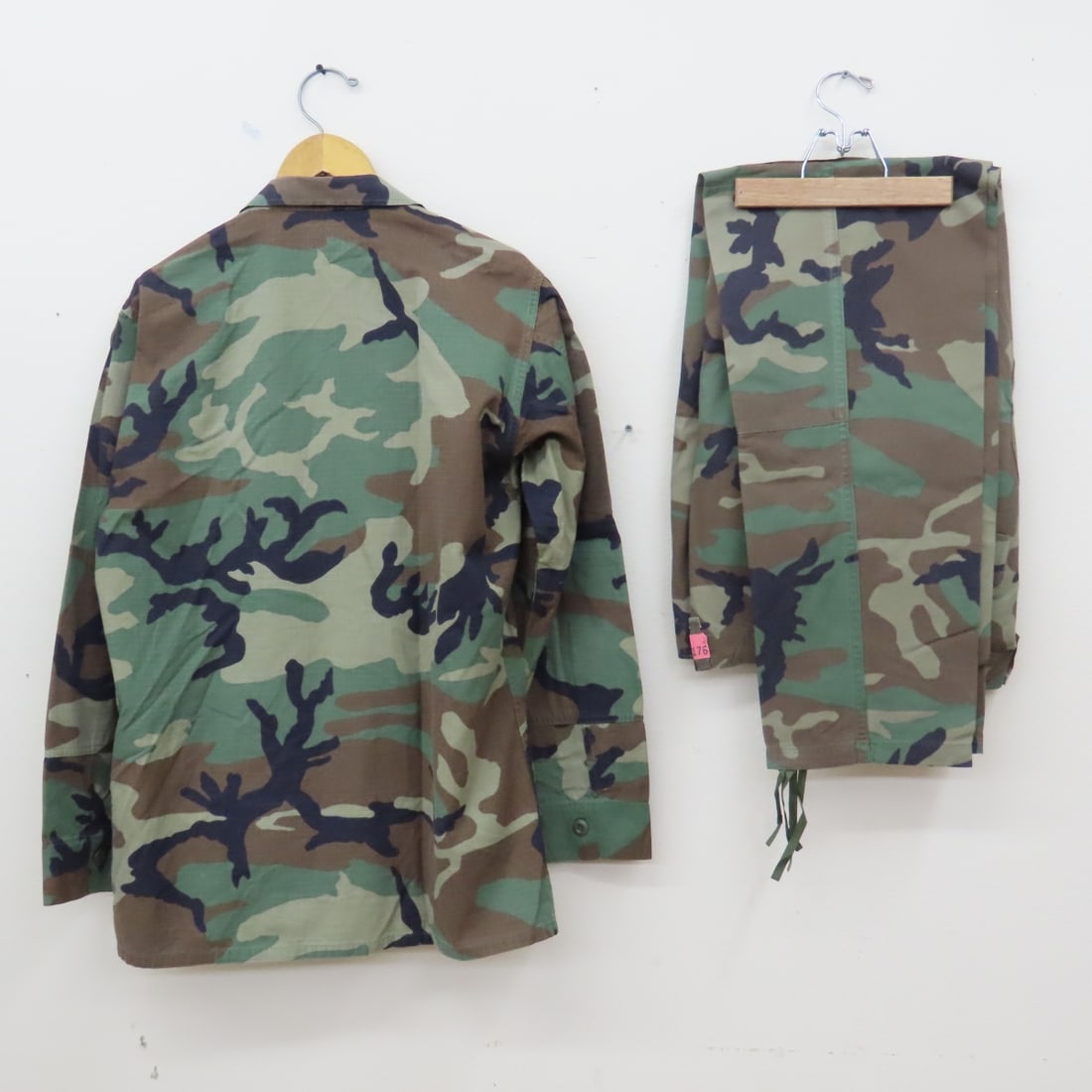 6 US Army Woodland Camo Field Coats, Trousers M - 14