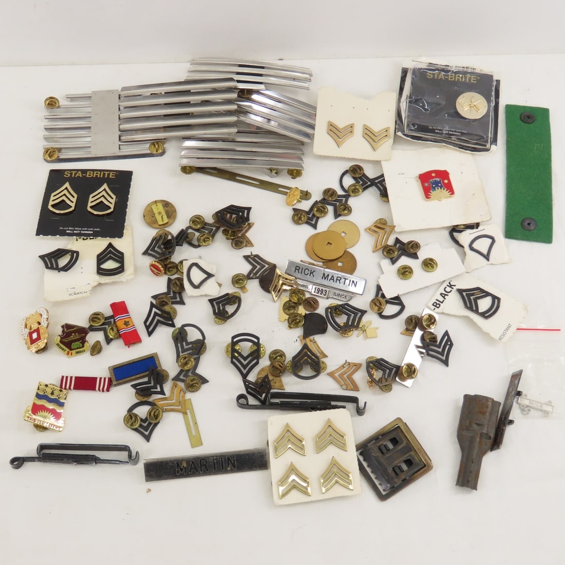 Collection of Military Pins, Bars, Insignia & Case - 10