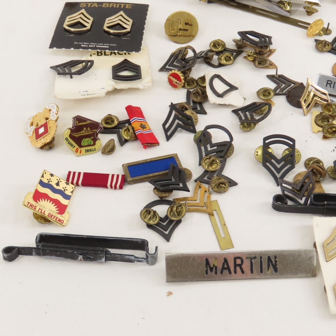 Collection of Military Pins, Bars, Insignia & Case - 12