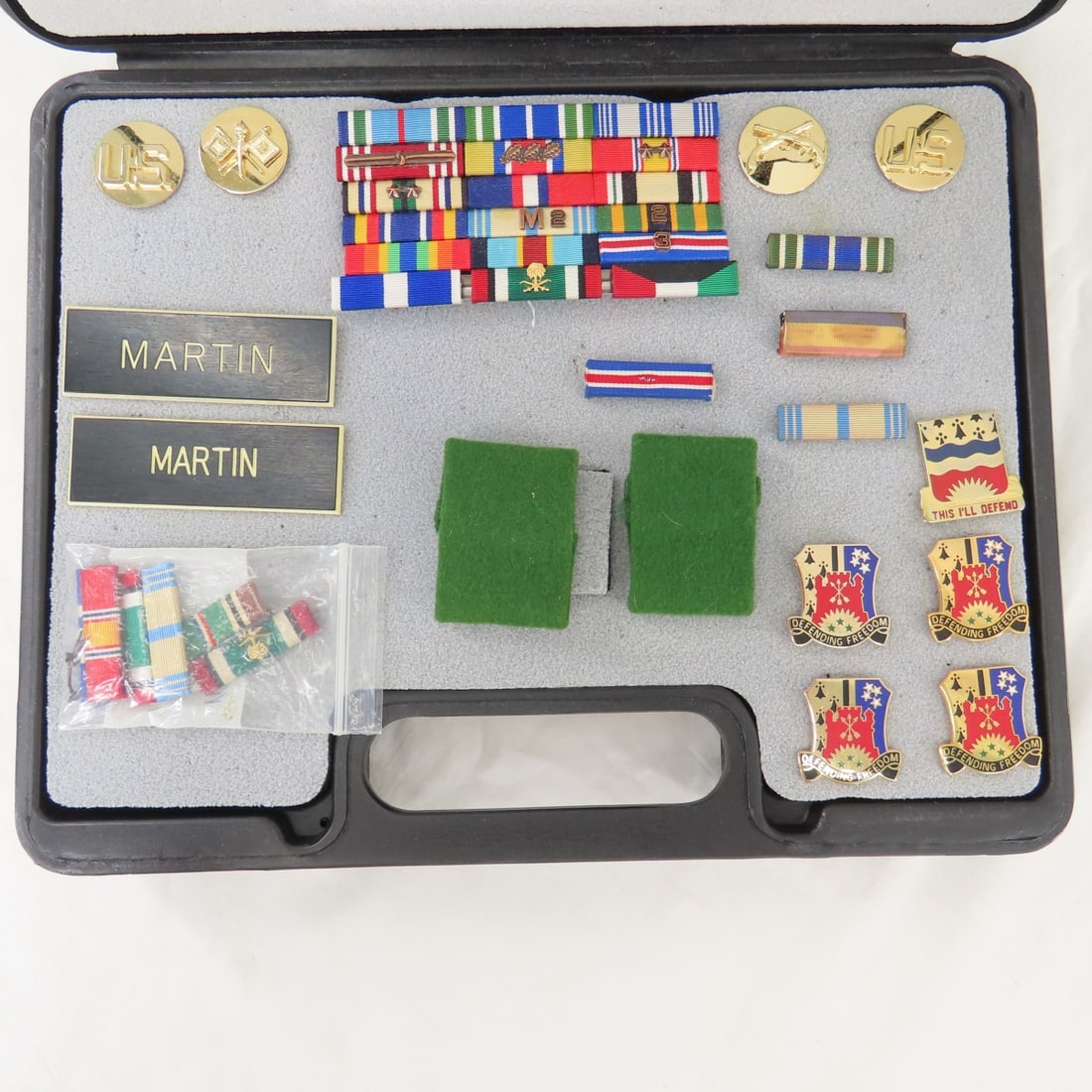 Collection of Military Pins, Bars, Insignia & Case - 3