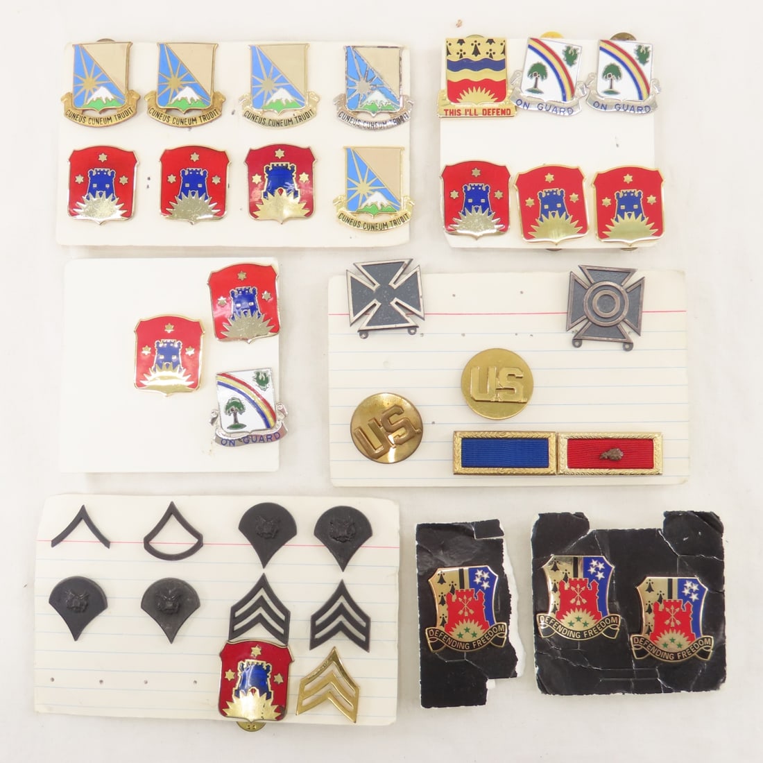Collection of Military Pins, Bars, Insignia & Case - 7