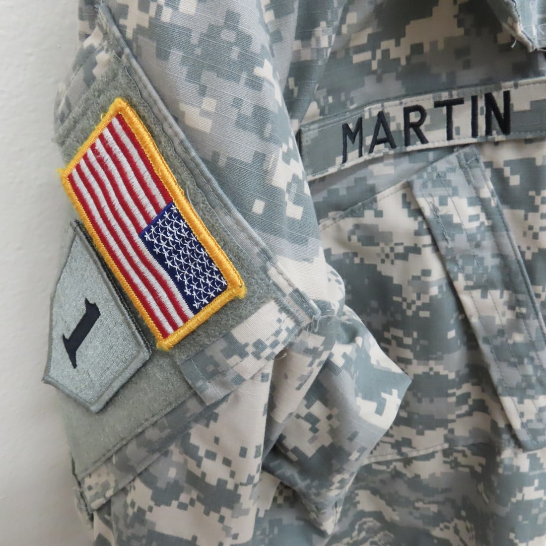 4 US Army ACU Jackets & Trousers UCP Camo - 5
