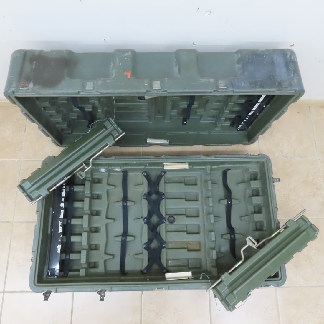 US Military Pelican Hardigg 12 Rifle Hard Case - 2