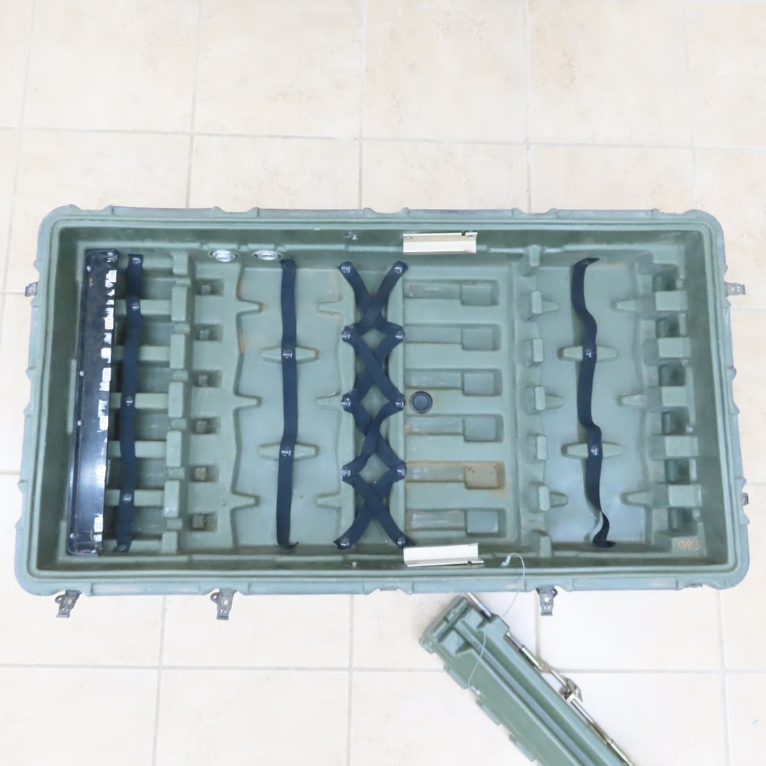 US Military Pelican Hardigg 12 Rifle Hard Case - 3