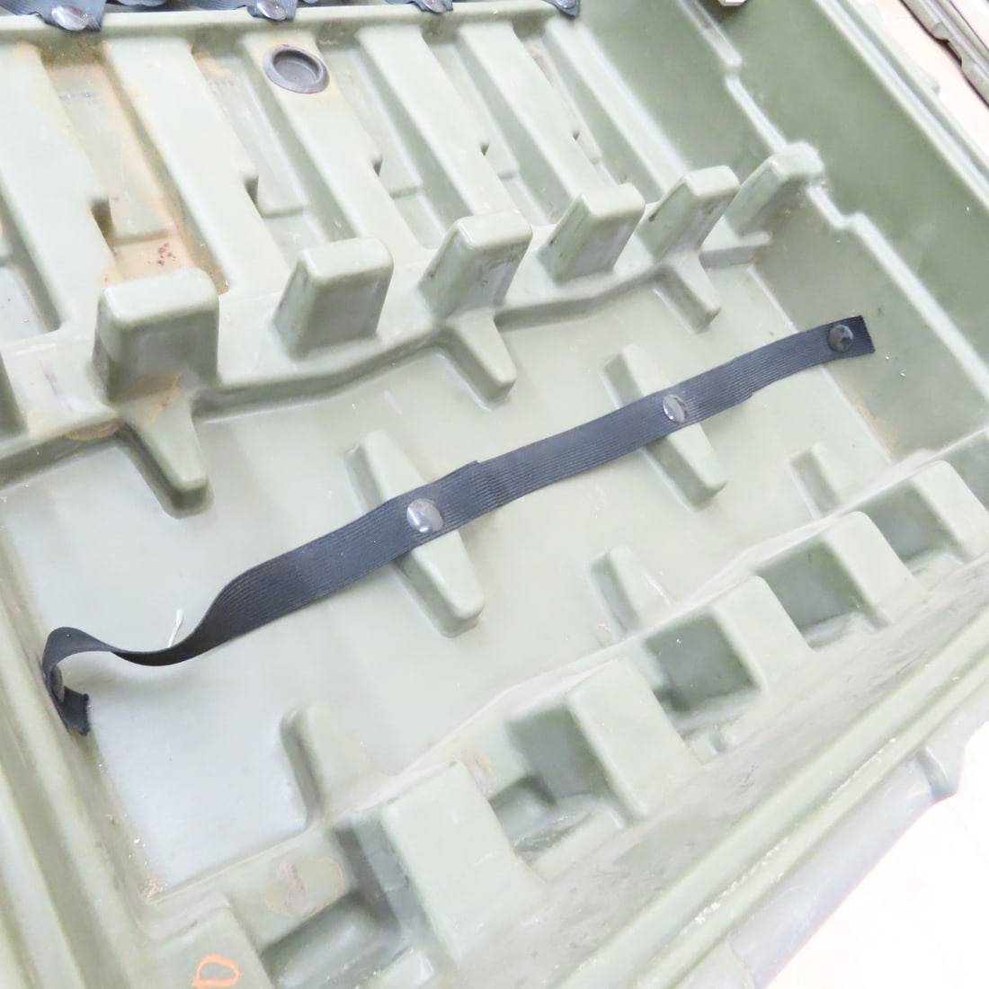 US Military Pelican Hardigg 12 Rifle Hard Case - 6