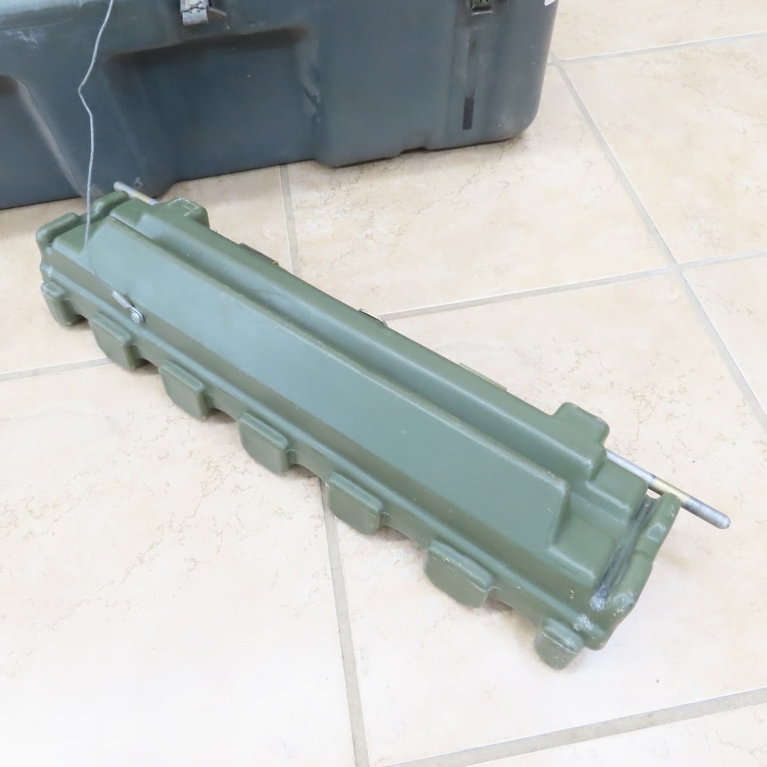 US Military Pelican Hardigg 12 Rifle Hard Case - 7