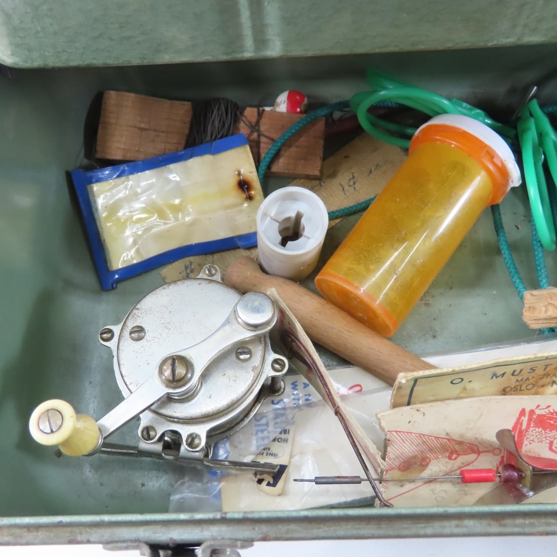 My Buddy Metal Tackle Box with lures & Gear - 6