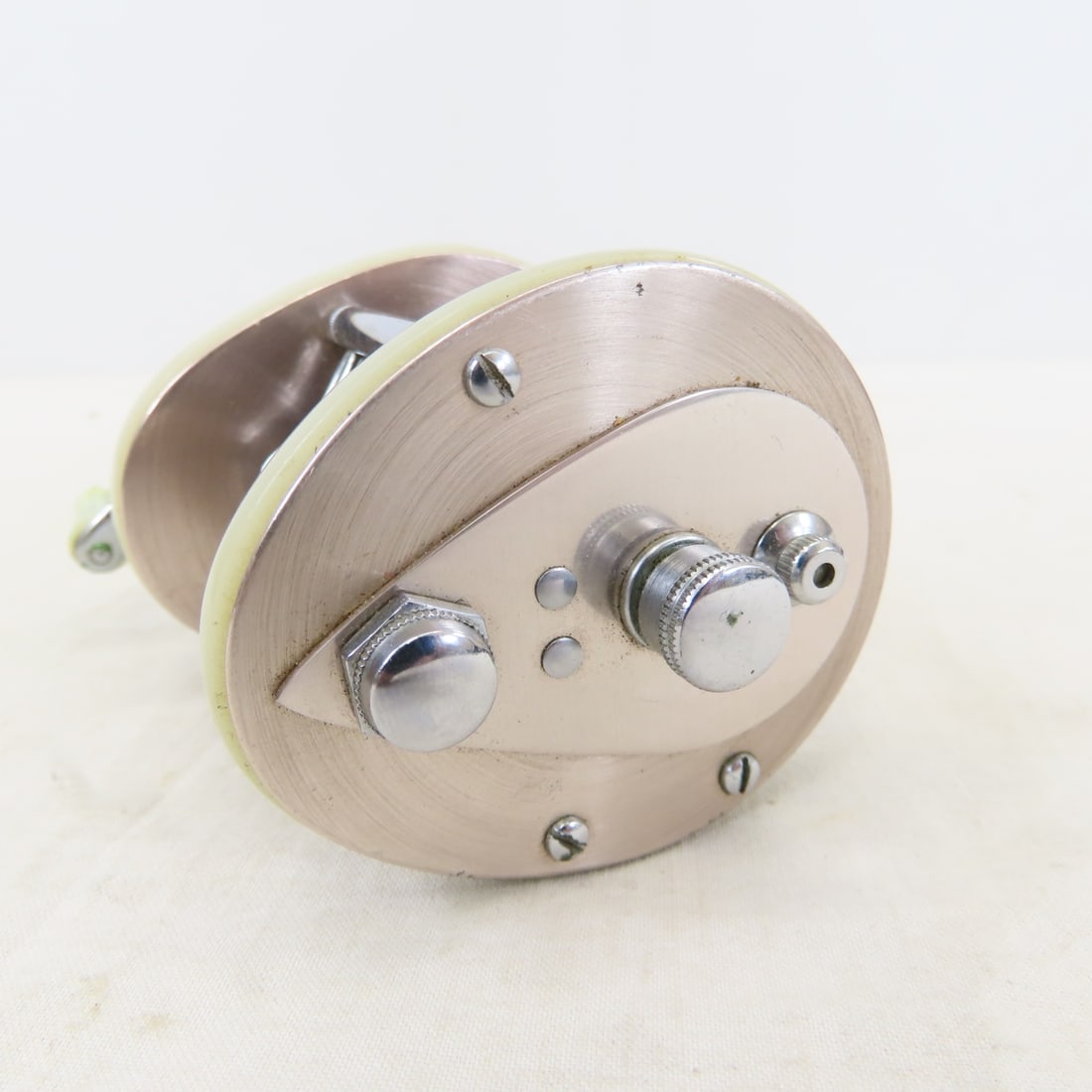 9 Vintage Shakespeare Baitcasting Reels - 3