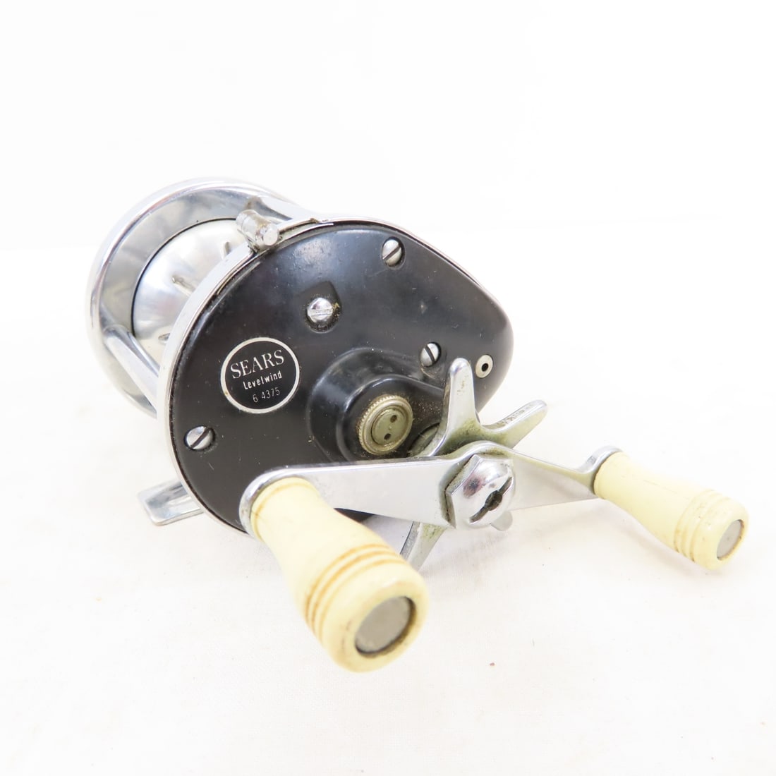 17 Vintage Baitcasting Reels, Four Bros, Samson - 17