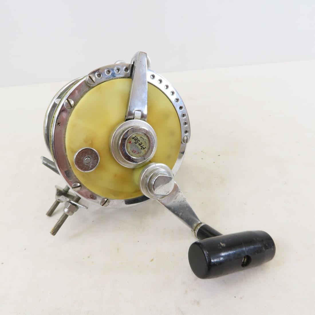 6 Vintage Saltwater Fishing Reels, Heddon, Garcia - 9