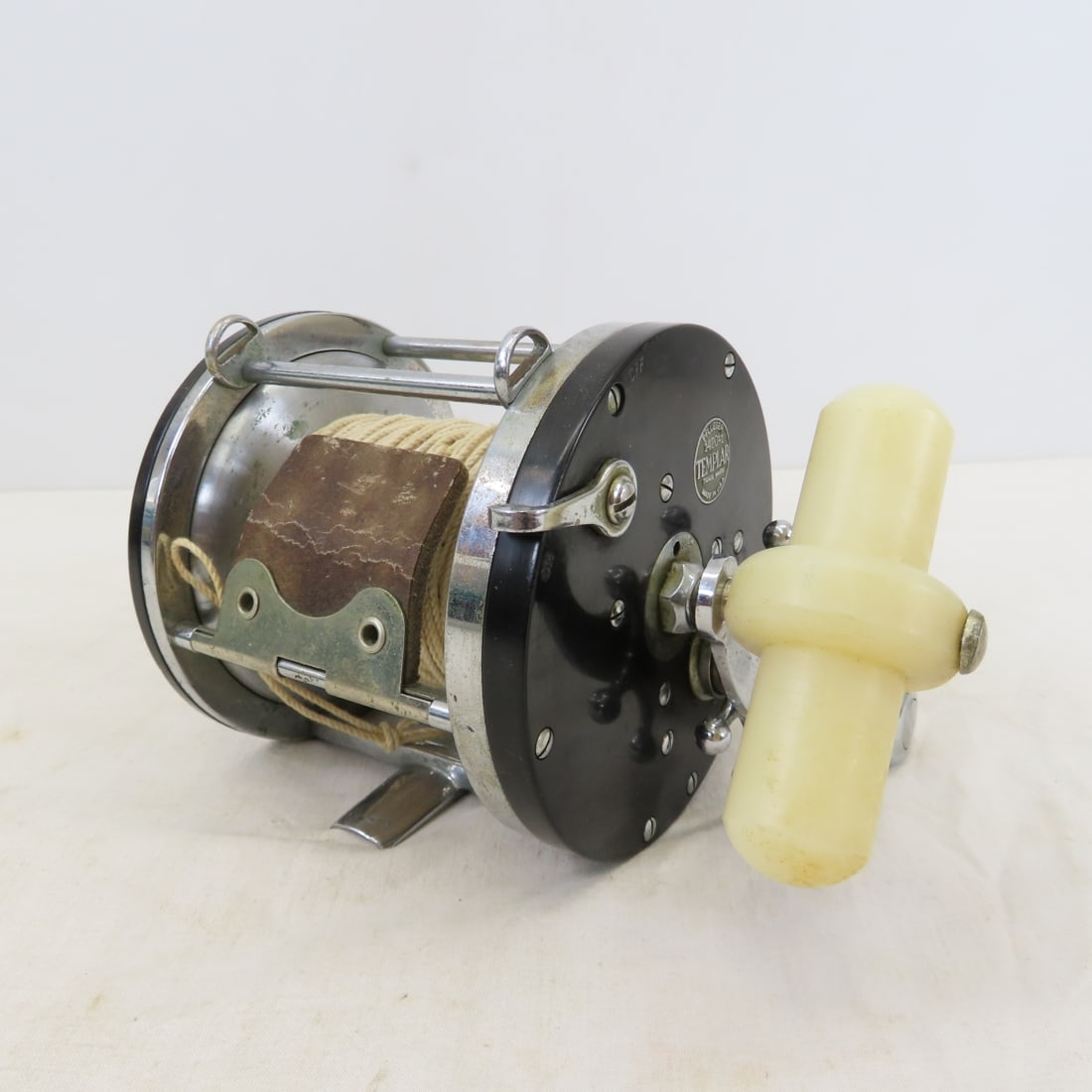 Vintage Pflueger 1420-1/2 Templar Trolling Reel - 4