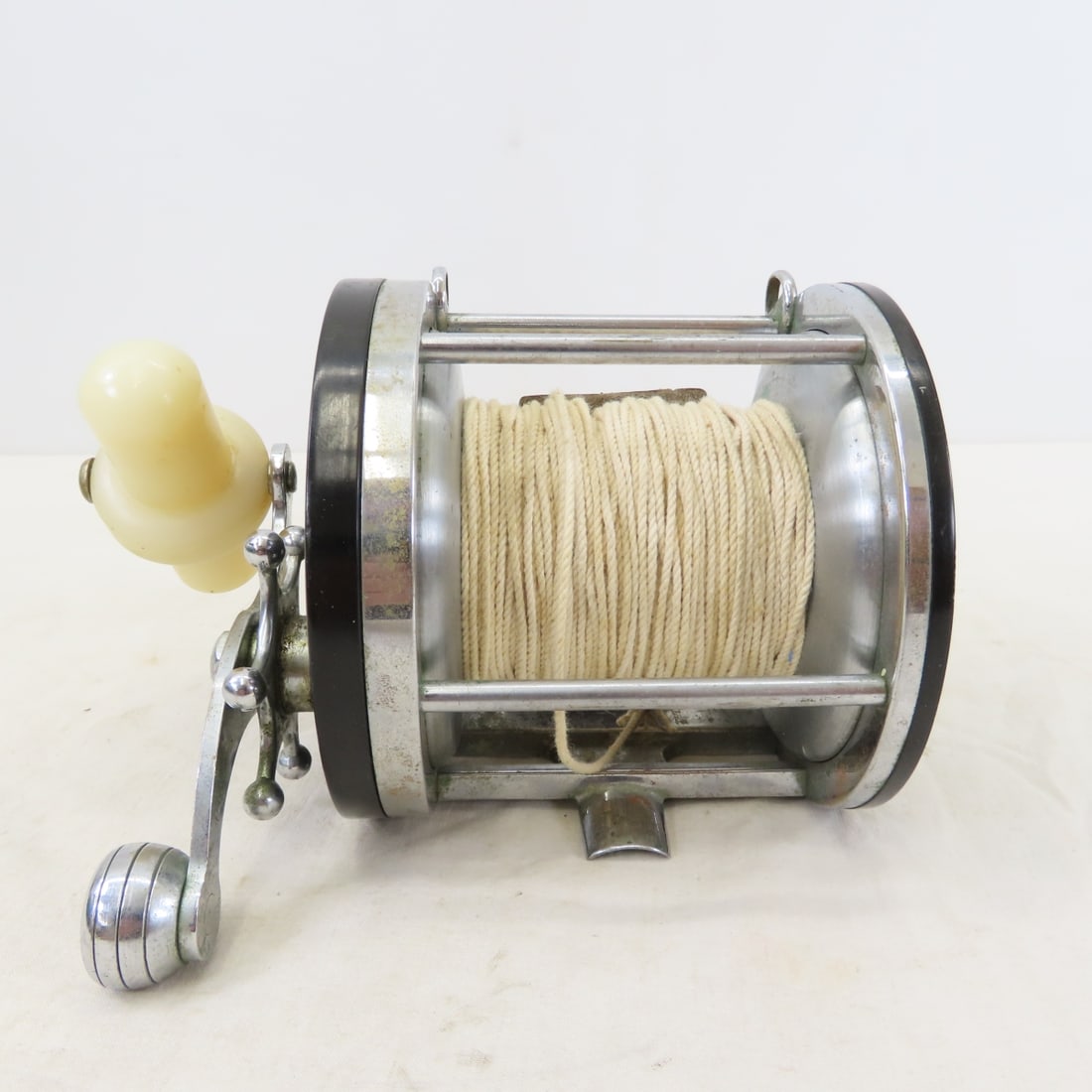 Vintage Pflueger 1420-1/2 Templar Trolling Reel - 7