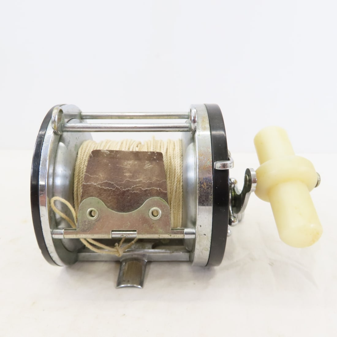 Vintage Pflueger 1420-1/2 Templar Trolling Reel - 8