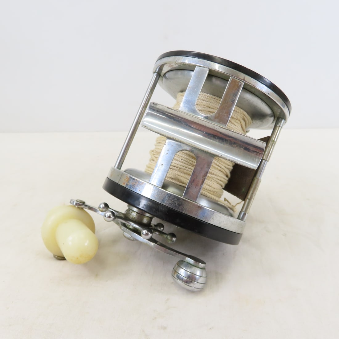 Vintage Pflueger 1420-1/2 Templar Trolling Reel - 9