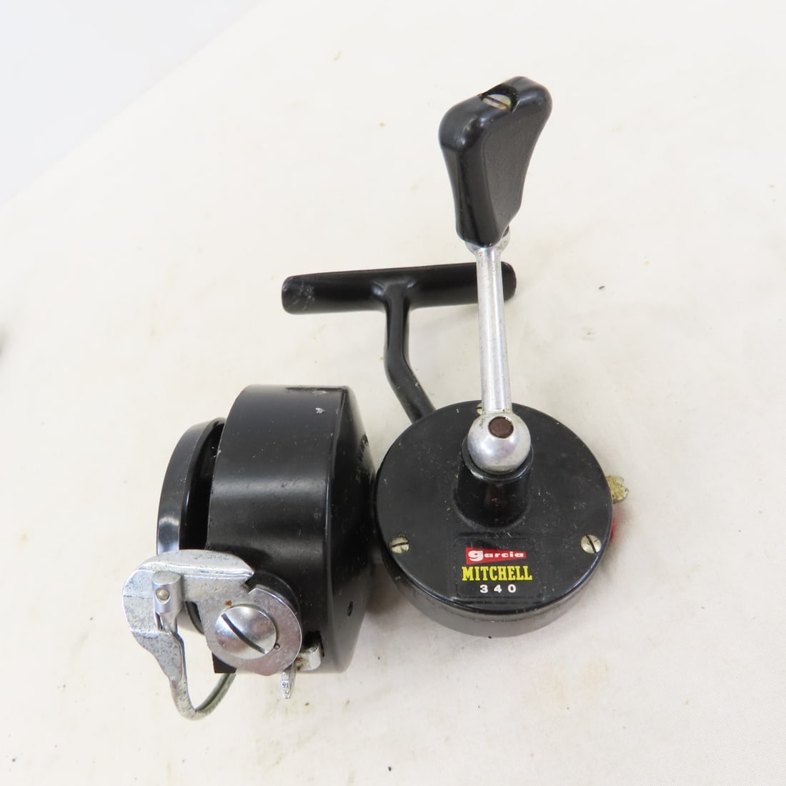 18 Vintage Open-Face Spinning Reels, Mitchell - 17