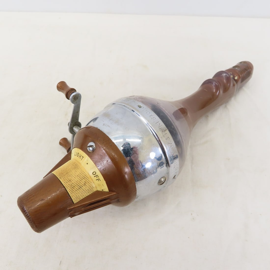 10 Vintage Closed-Face Fishing Reels, Johnson - 4