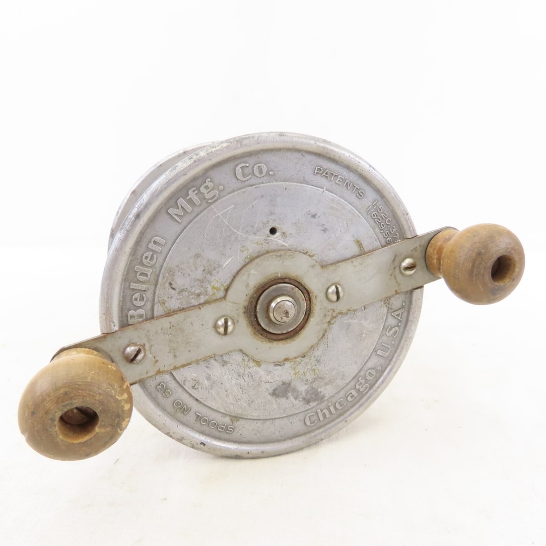 10 Vintage Closed-Face Fishing Reels, Johnson - 6