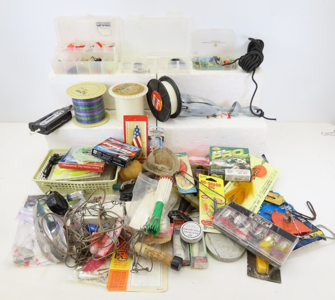 Vintage Fishing Lures, Line, Mepps, Rapala & More: Vintage Fishing Lures, Line, Mepps, Rapala & More - Mepps BuCyrus Erie Spinners, Fishing Line, Spinners, Rapala, Dardevle, Scales, Softbaits & More. LOT SIZE: 14x12x10" 7 LBS All information and