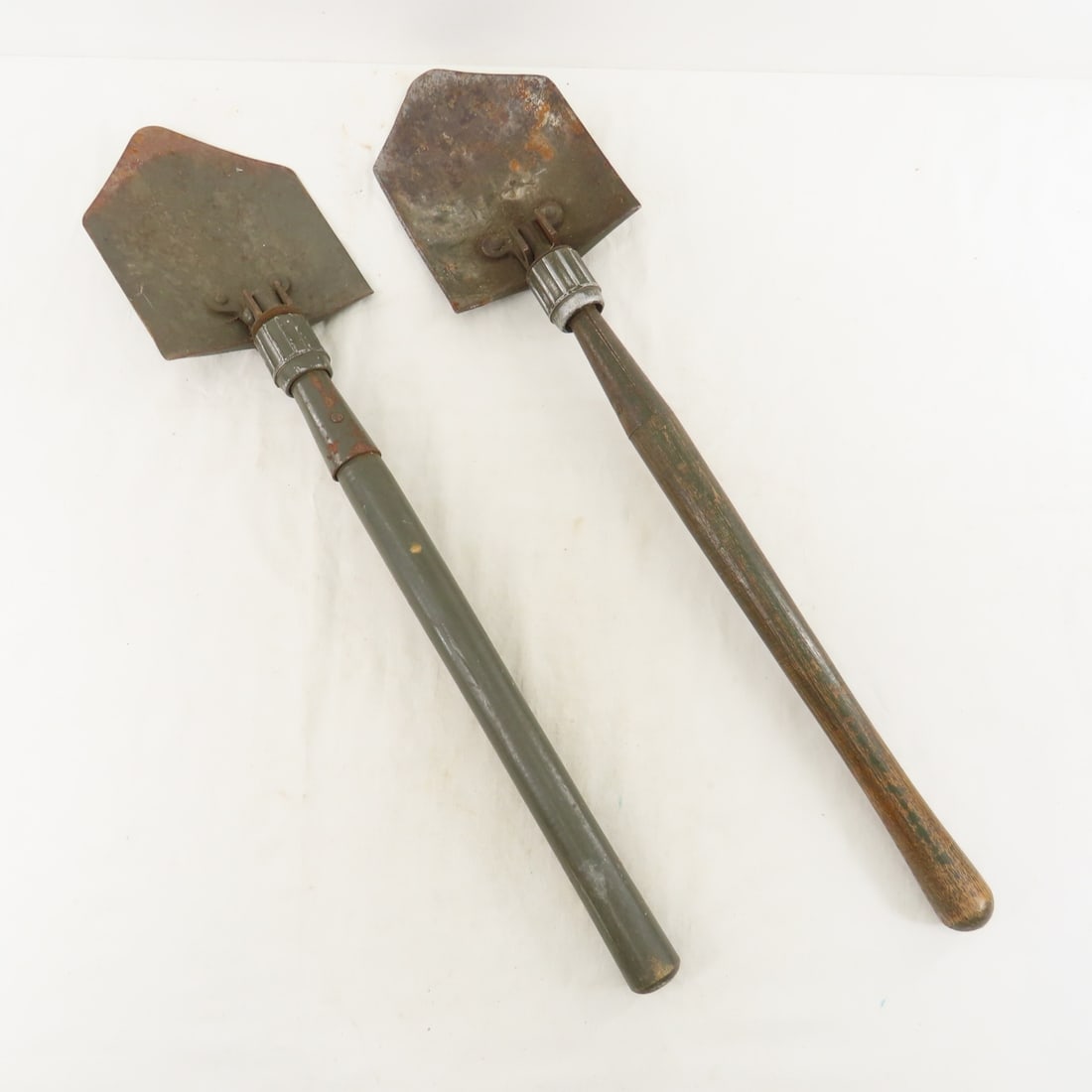 2 Vintage US Military Entrenching Tools - 7