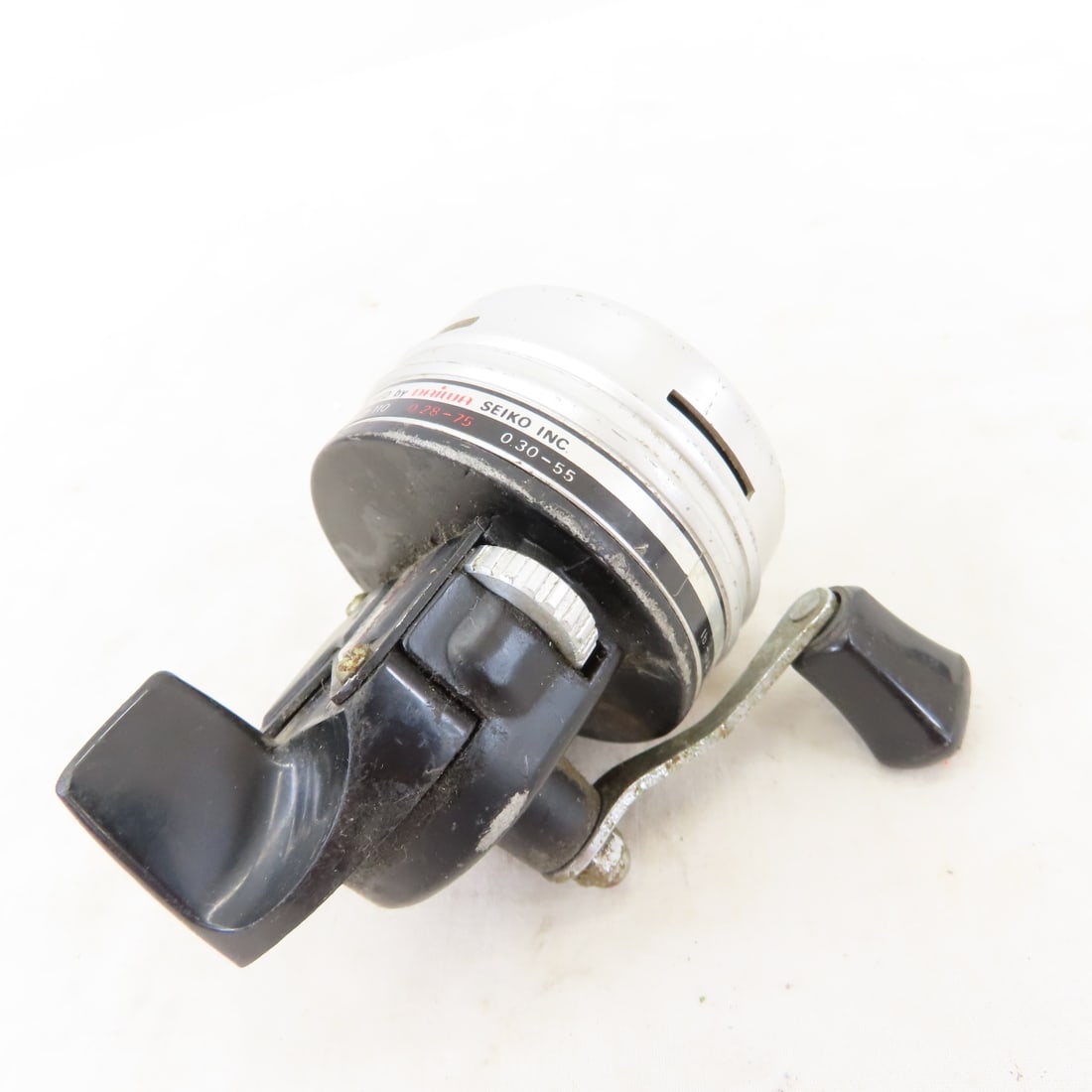 17 Vintage Open & Closed-Face Spinning Reels - 16