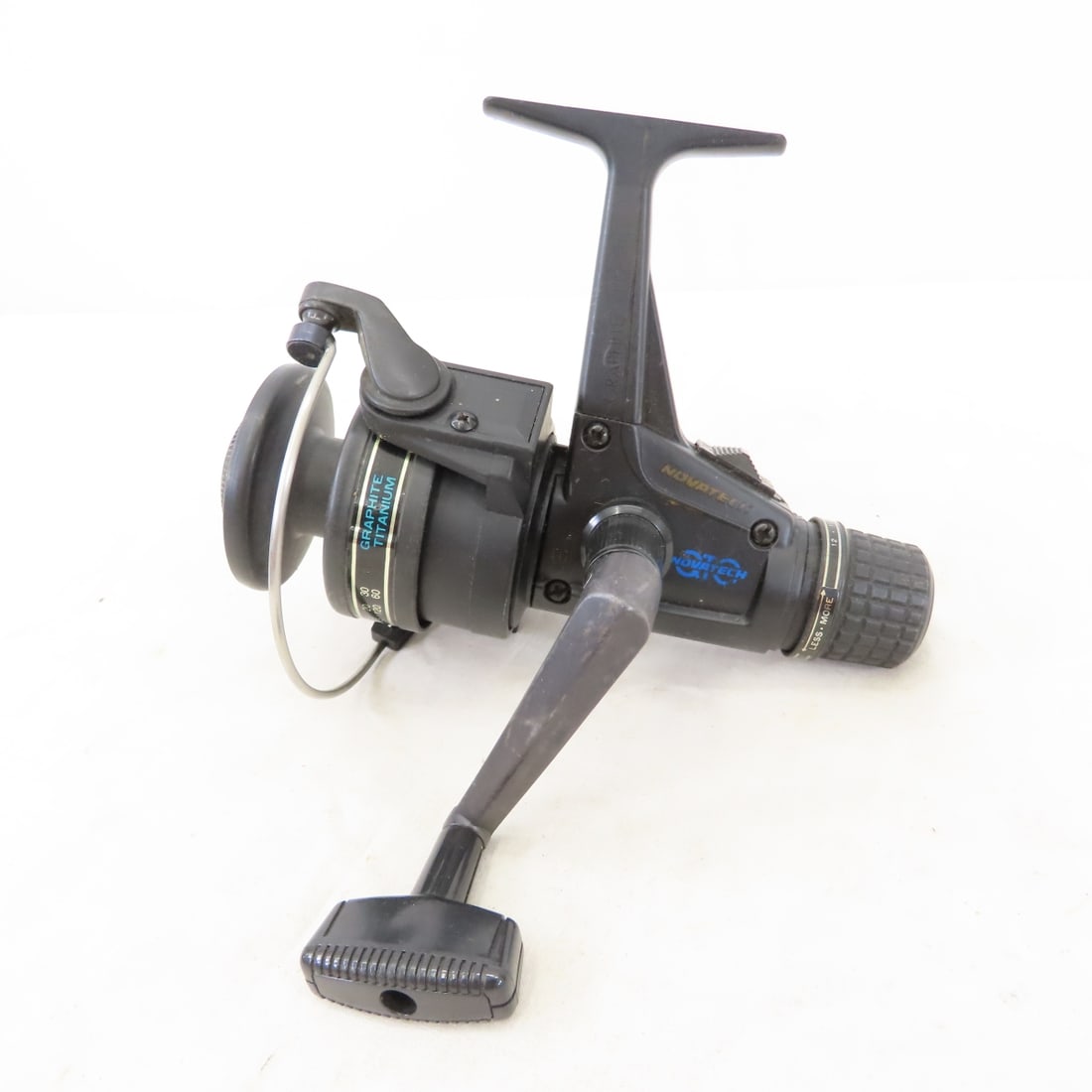 17 Vintage Open & Closed-Face Spinning Reels - 3
