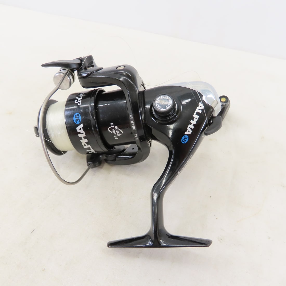 17 Vintage Open & Closed-Face Spinning Reels - 4