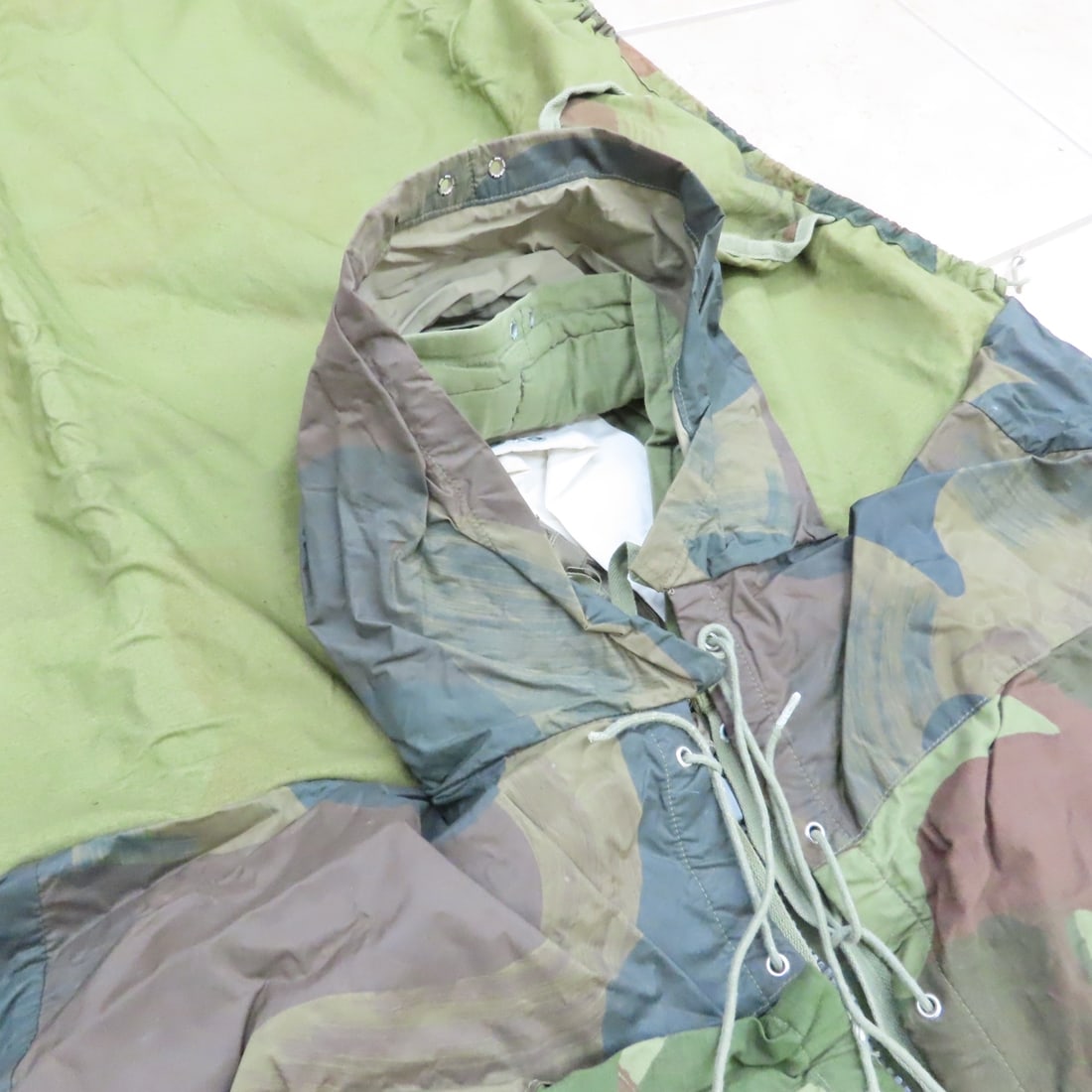 1950's Belgian Airborne Sleeping Bag - 5