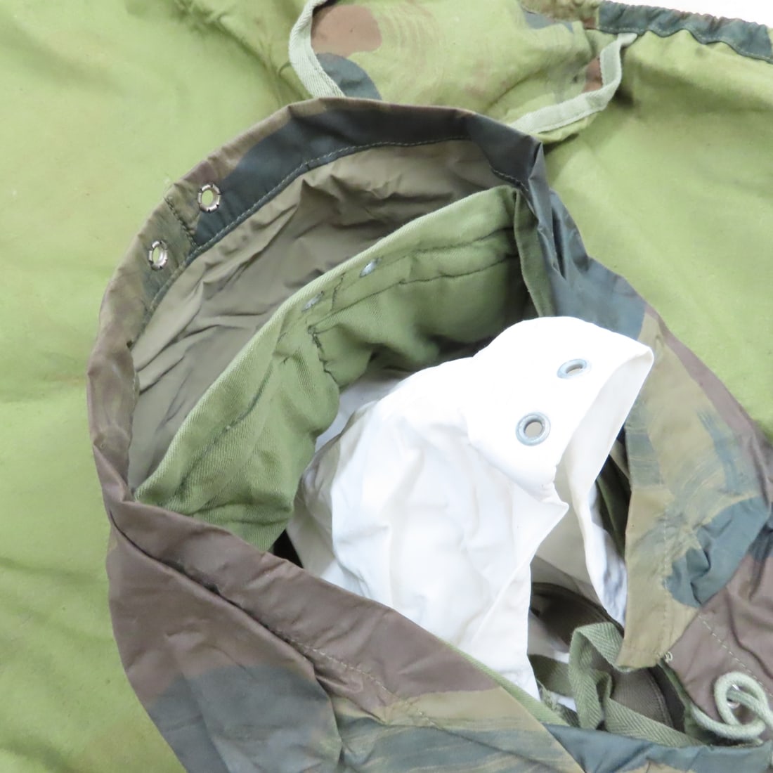 1950's Belgian Airborne Sleeping Bag - 6