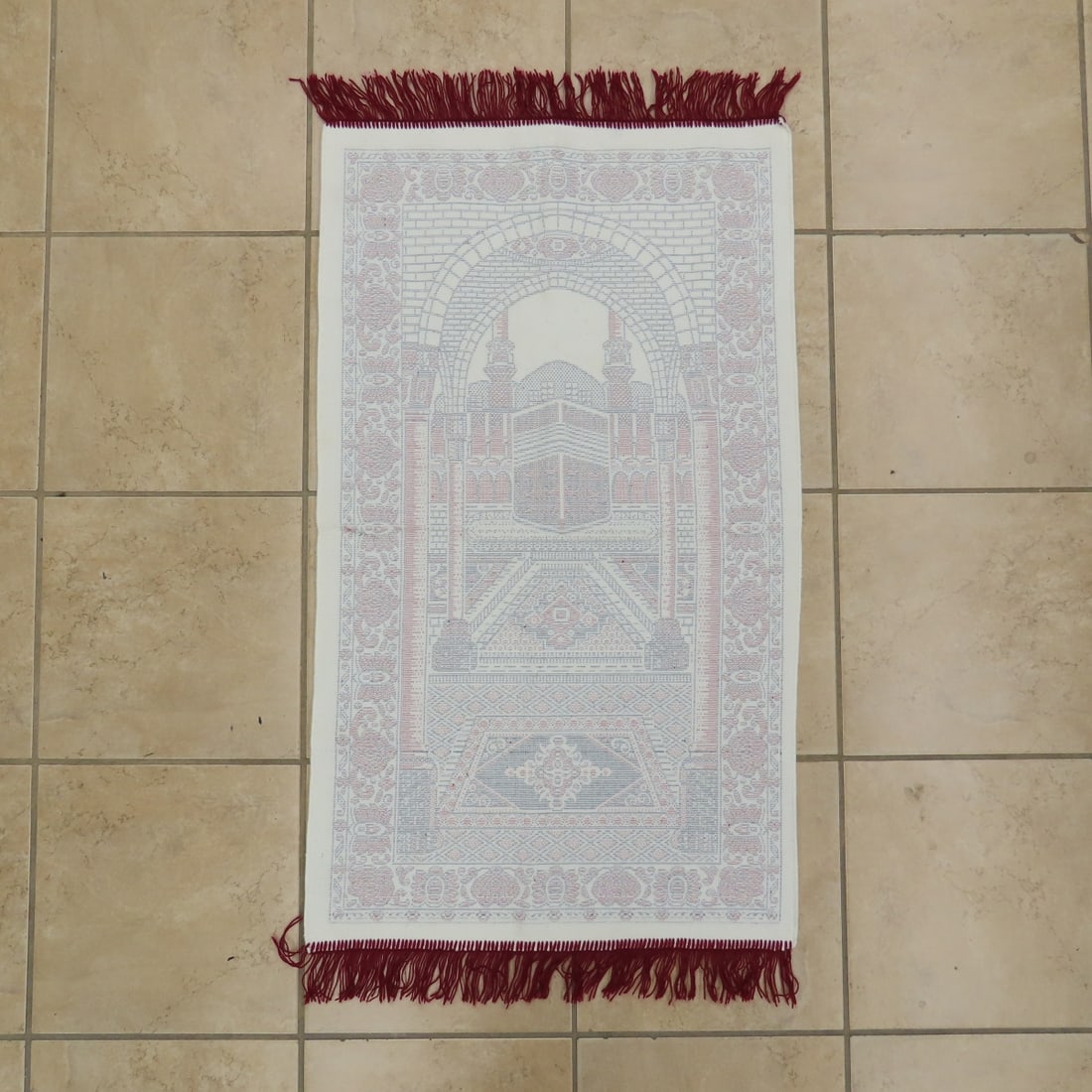 Prayer Rugs, Decorative Scrolls, Flags & More - 5