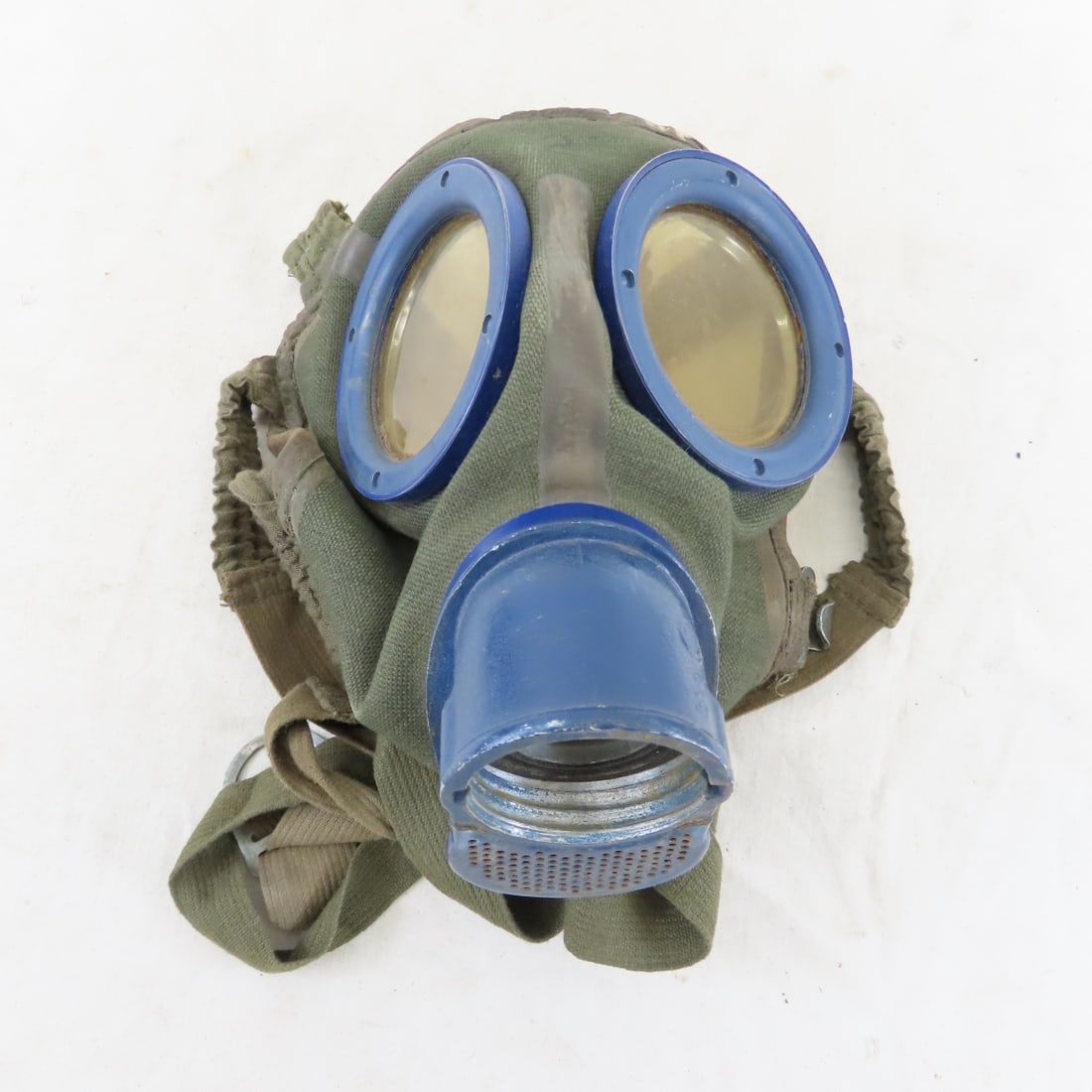 WWII German Magnetic M30 Gas Mask & 2 Canisters - 4