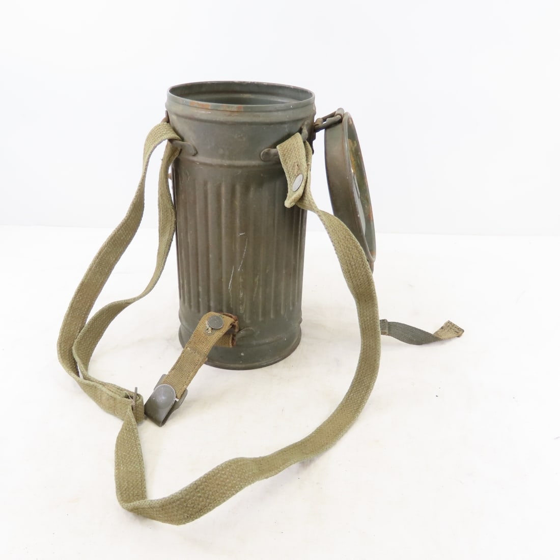 WWII German Magnetic M30 Gas Mask & 2 Canisters - 8