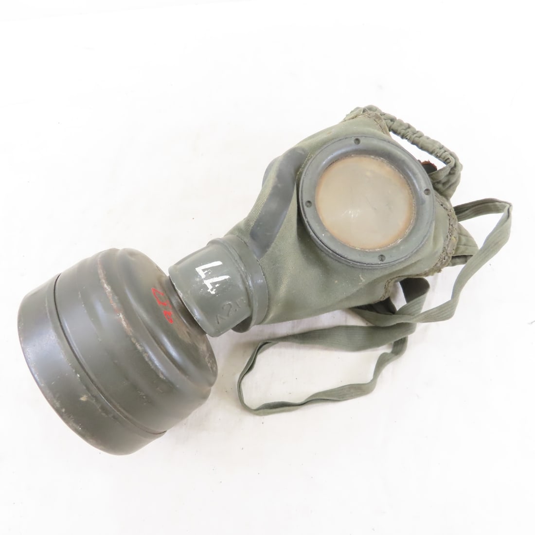 WWII German M30 Gas Mask & Canister - 2