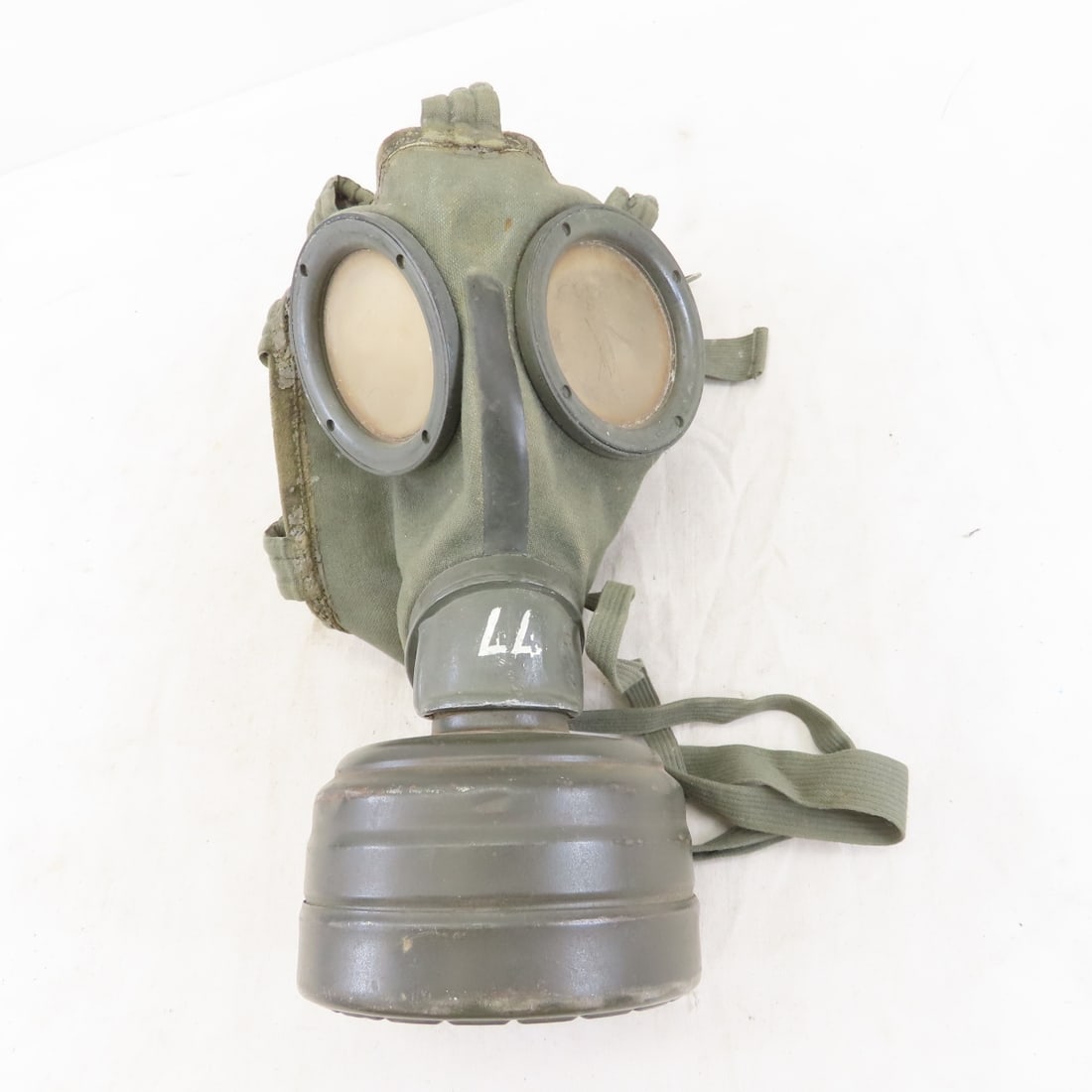 WWII German M30 Gas Mask & Canister - 4