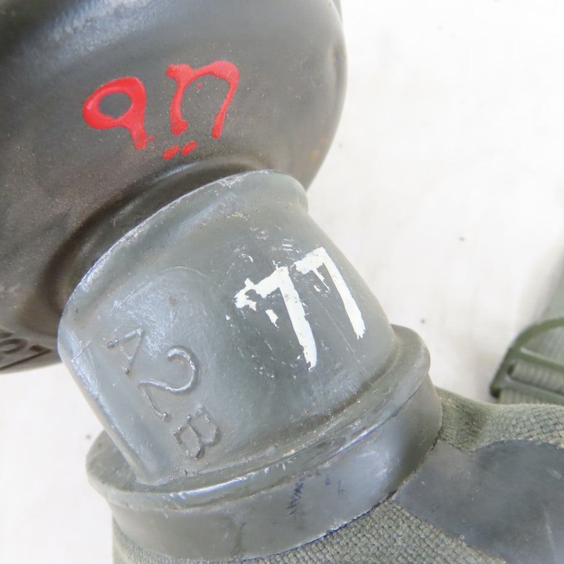 WWII German M30 Gas Mask & Canister - 5