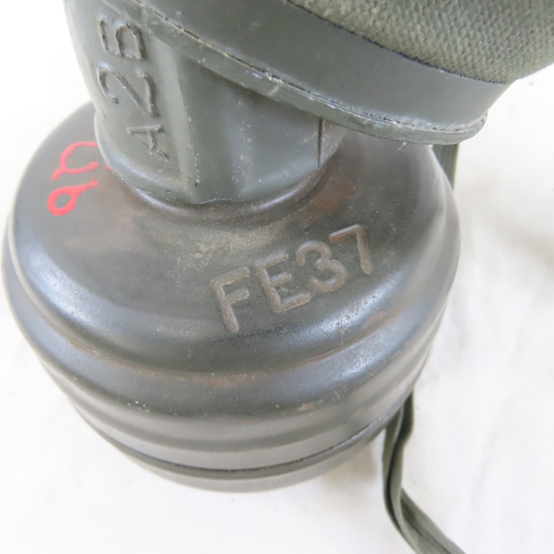 WWII German M30 Gas Mask & Canister - 6