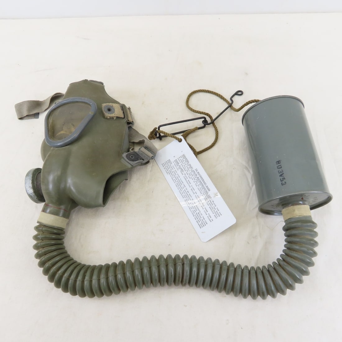 WWII US Lightweight Gas Mask, Filter & Bag - 3