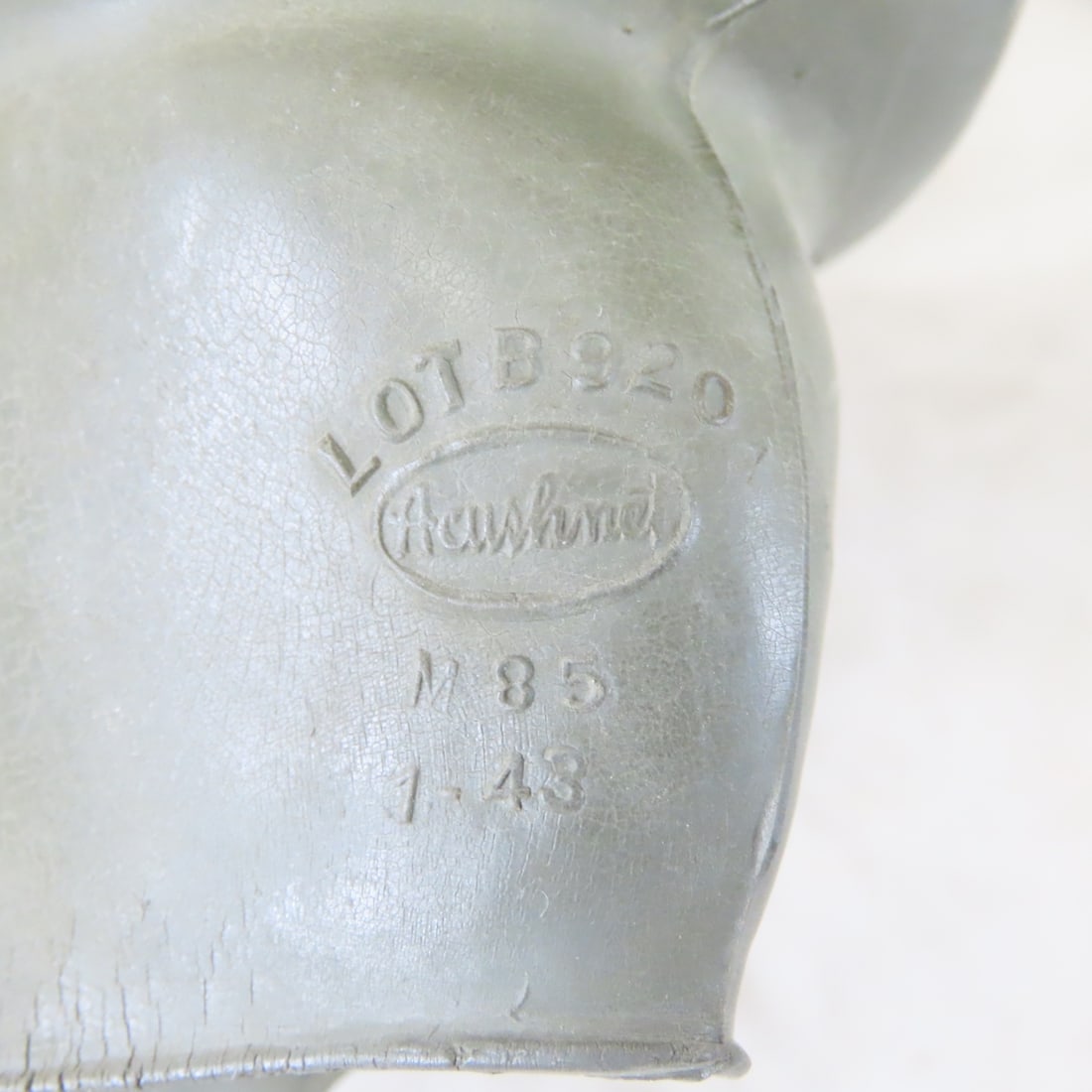 WWII US Lightweight Gas Mask, Filter & Bag - 5